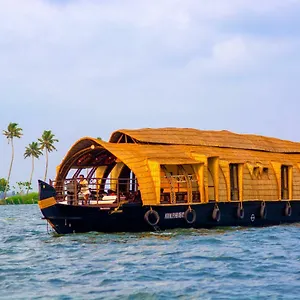 marvel-cruise.hotels-alappuzha.com/