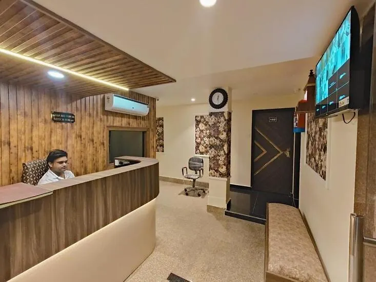 Hotel Mangal Murti Varanasi 0*,