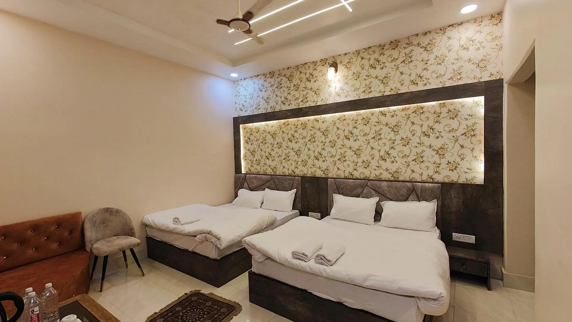 Hotel Mangal Murti contacts
