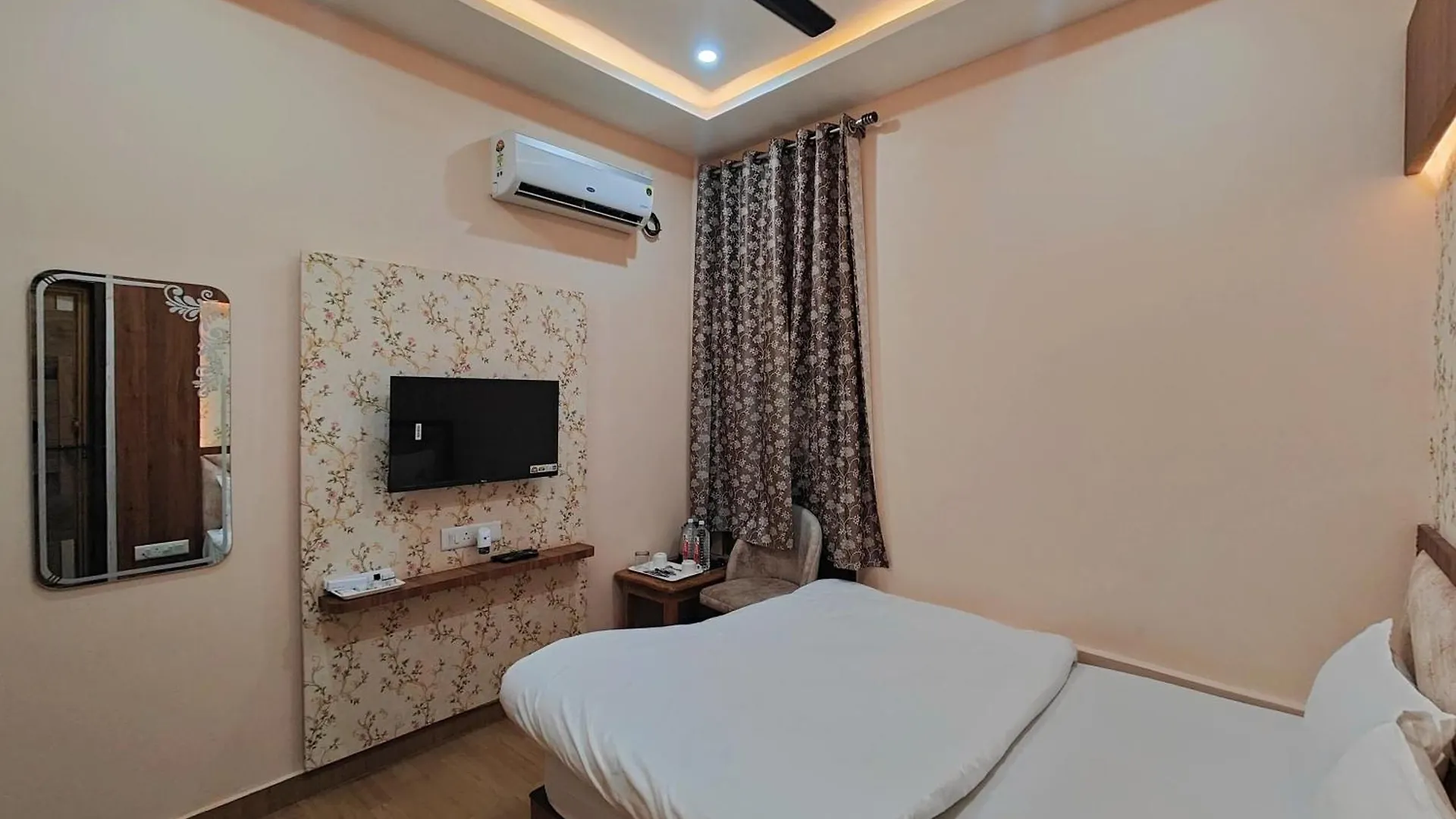 Hotel Mangal Murti バラナシ 0*,  インド
